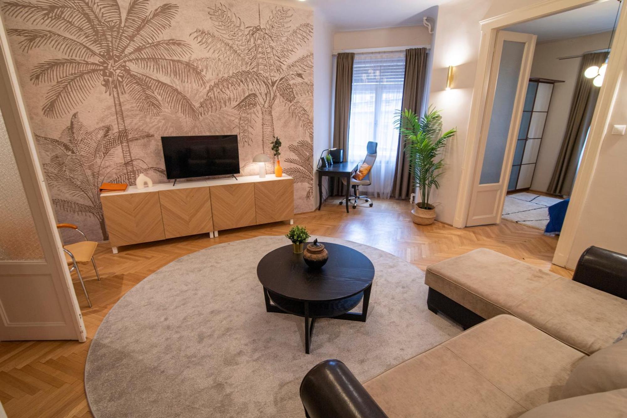 Be A Budapester Ngoại thất bức ảnh